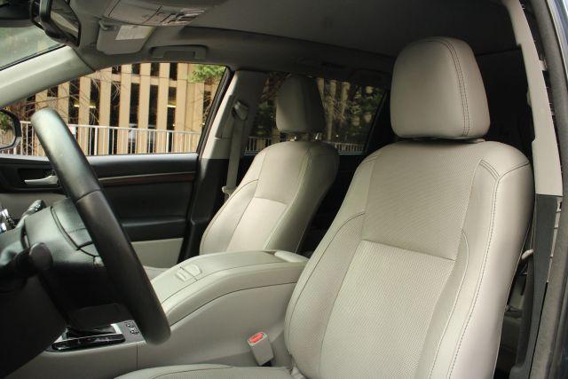 used 2014 Toyota Highlander car, priced at $15,250