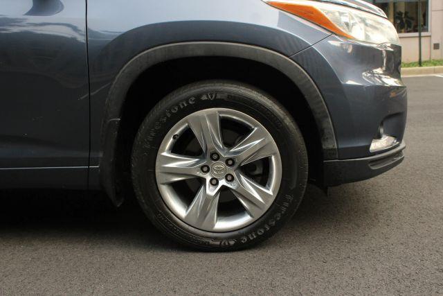 used 2014 Toyota Highlander car, priced at $15,250