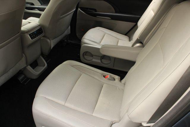 used 2014 Toyota Highlander car, priced at $15,250