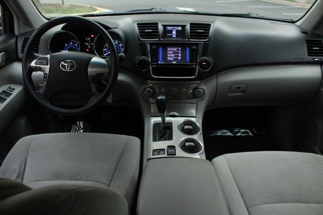 used 2013 Toyota Highlander Hybrid car, priced at $10,950