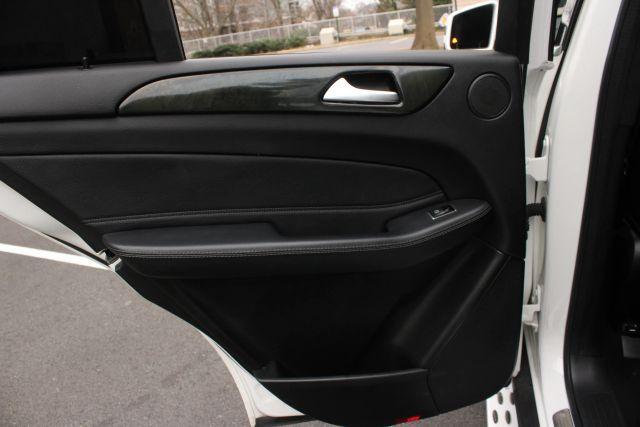 used 2019 Mercedes-Benz GLE 400 car, priced at $15,950