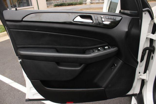 used 2019 Mercedes-Benz GLE 400 car, priced at $15,950