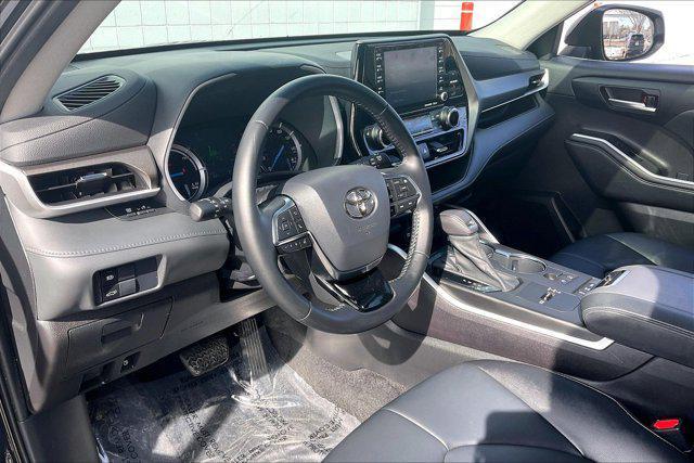 used 2021 Toyota Highlander Hybrid car, priced at $25,500