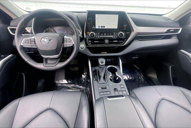 used 2025 Toyota Highlander car, priced at $43,000