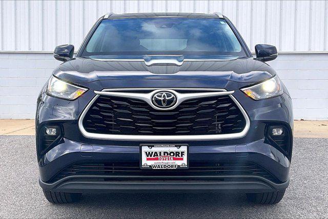 used 2025 Toyota Highlander car, priced at $43,000