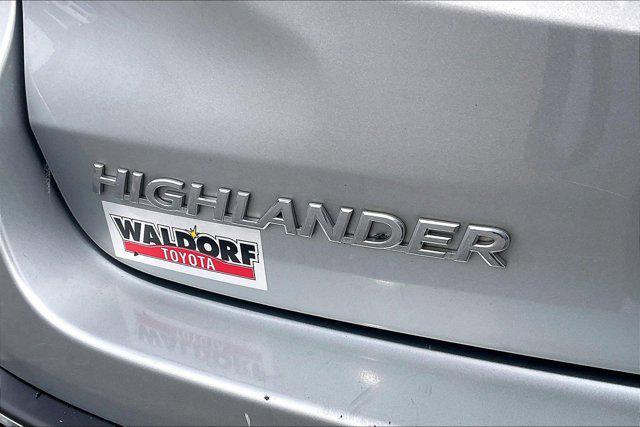 used 2018 Toyota Highlander Hybrid car, priced at $22,250