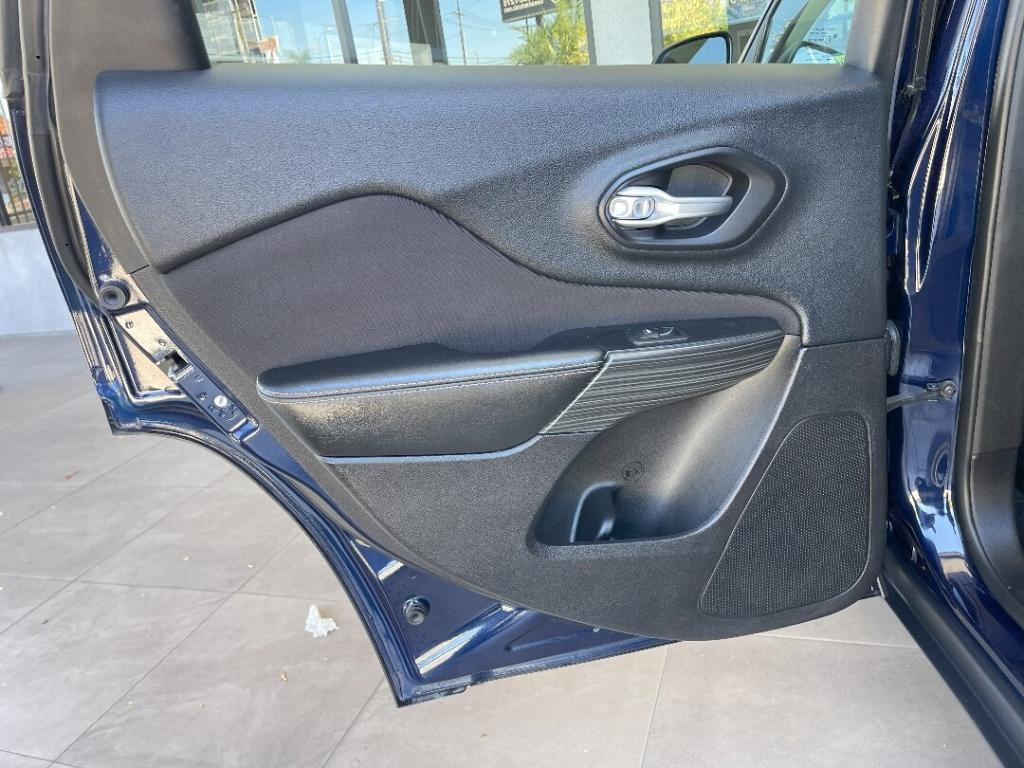 used 2016 Jeep Cherokee car, priced at $11,495