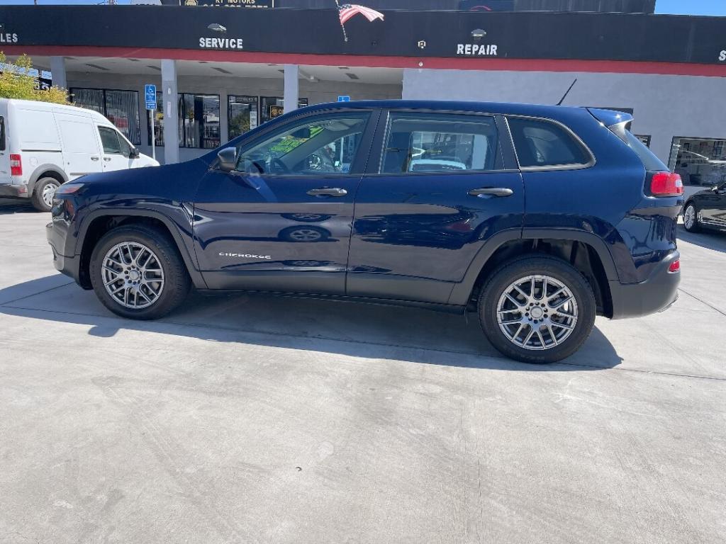 used 2016 Jeep Cherokee car, priced at $11,495
