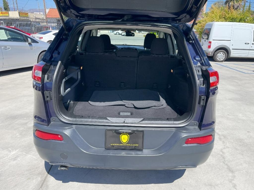 used 2016 Jeep Cherokee car, priced at $11,495