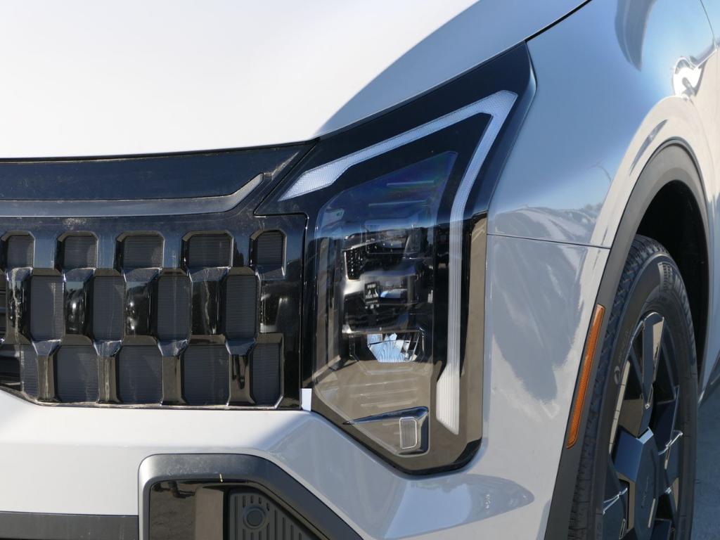 new 2026 Kia Sportage Plug-In Hybrid car, priced at $43,145