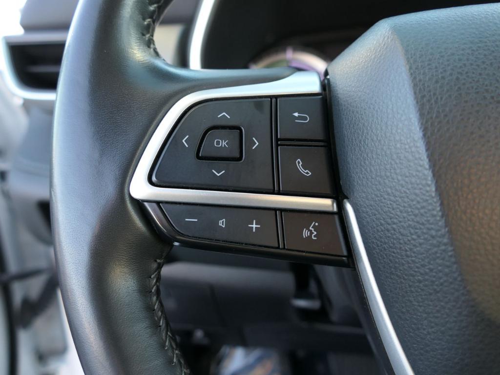 used 2022 Toyota Highlander Hybrid car, priced at $34,588