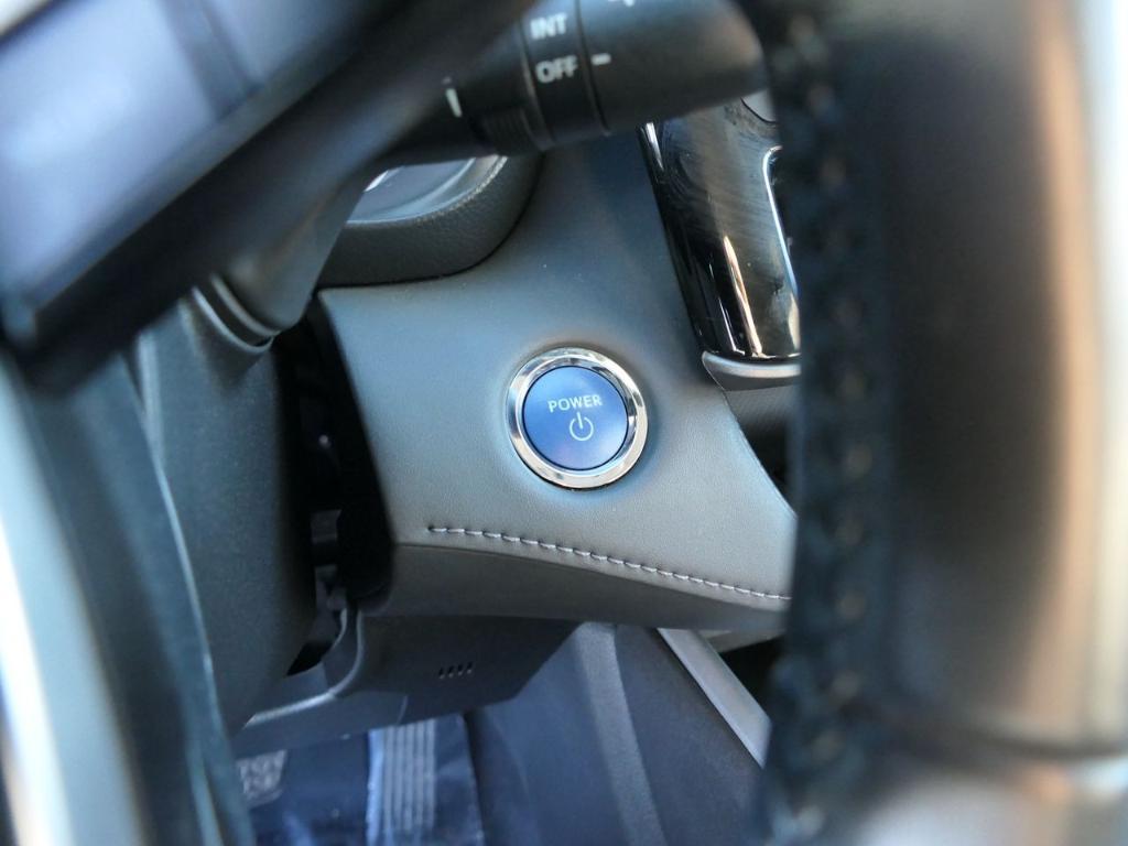 used 2022 Toyota Highlander Hybrid car, priced at $34,588