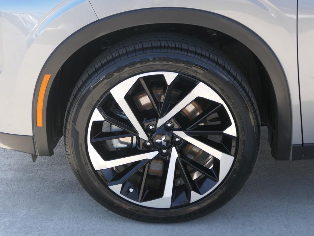 used 2024 Mitsubishi Outlander car, priced at $23,500