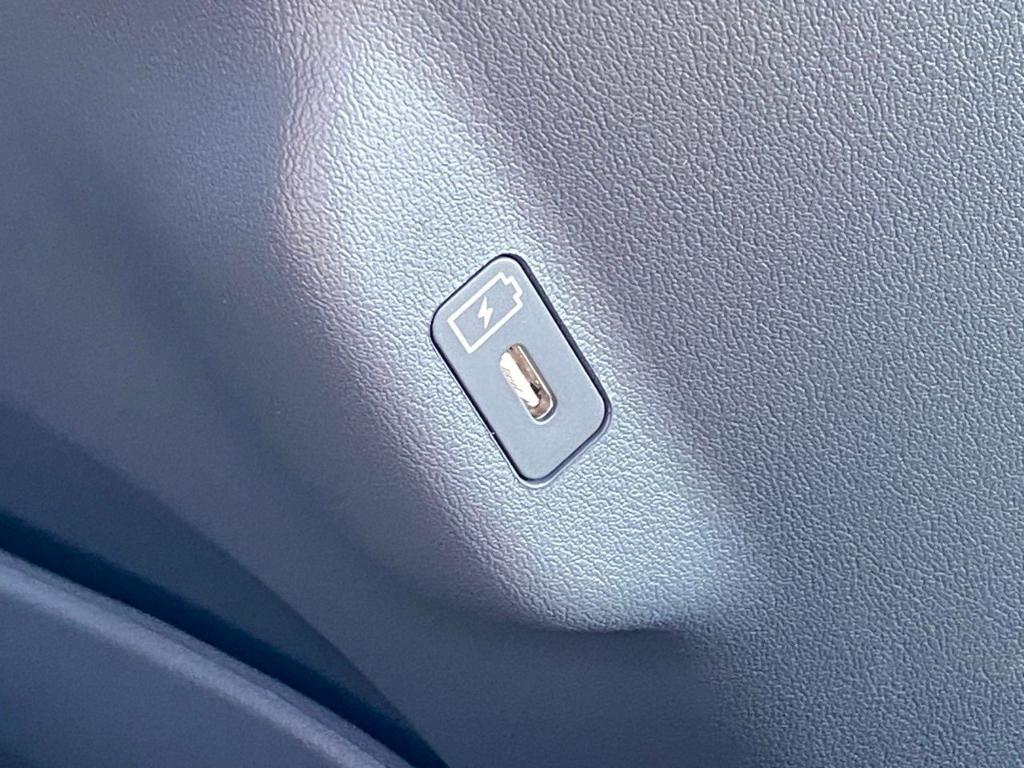 new 2026 Kia EV9 car, priced at $66,670