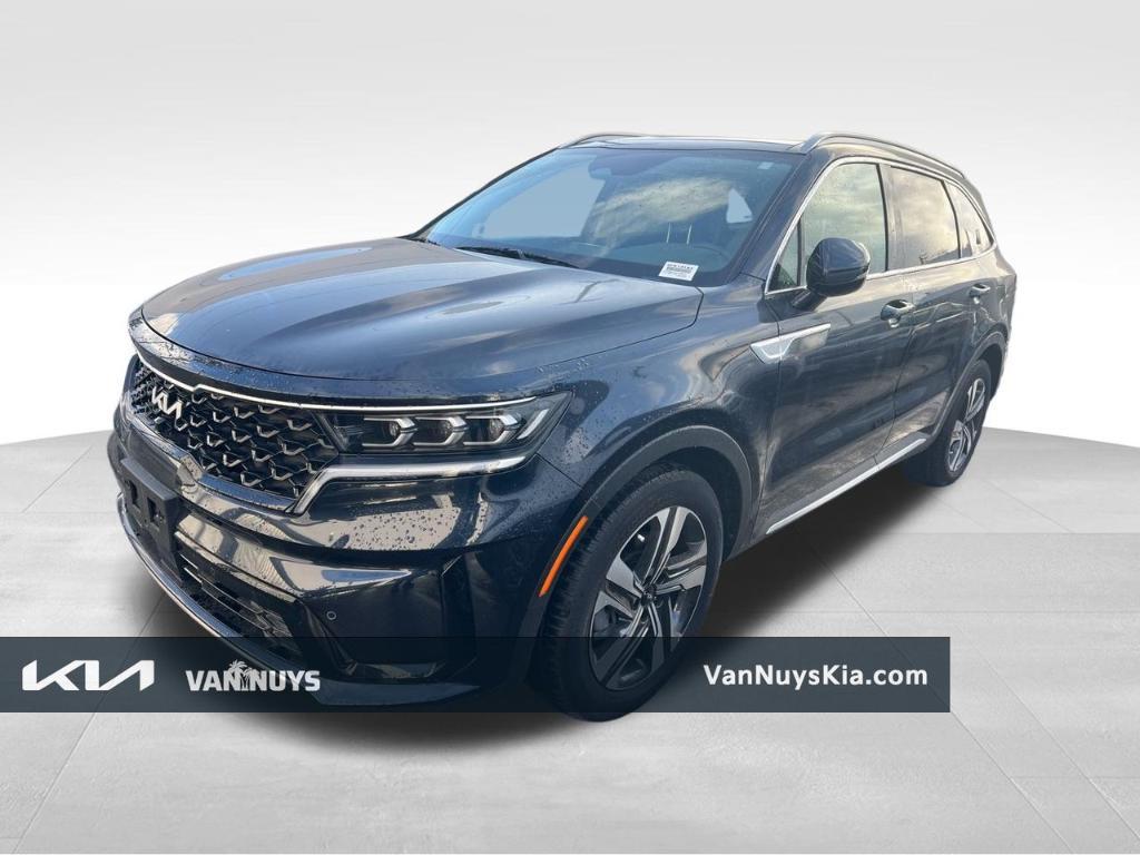 used 2023 Kia Sorento Plug-In Hybrid car, priced at $35,000