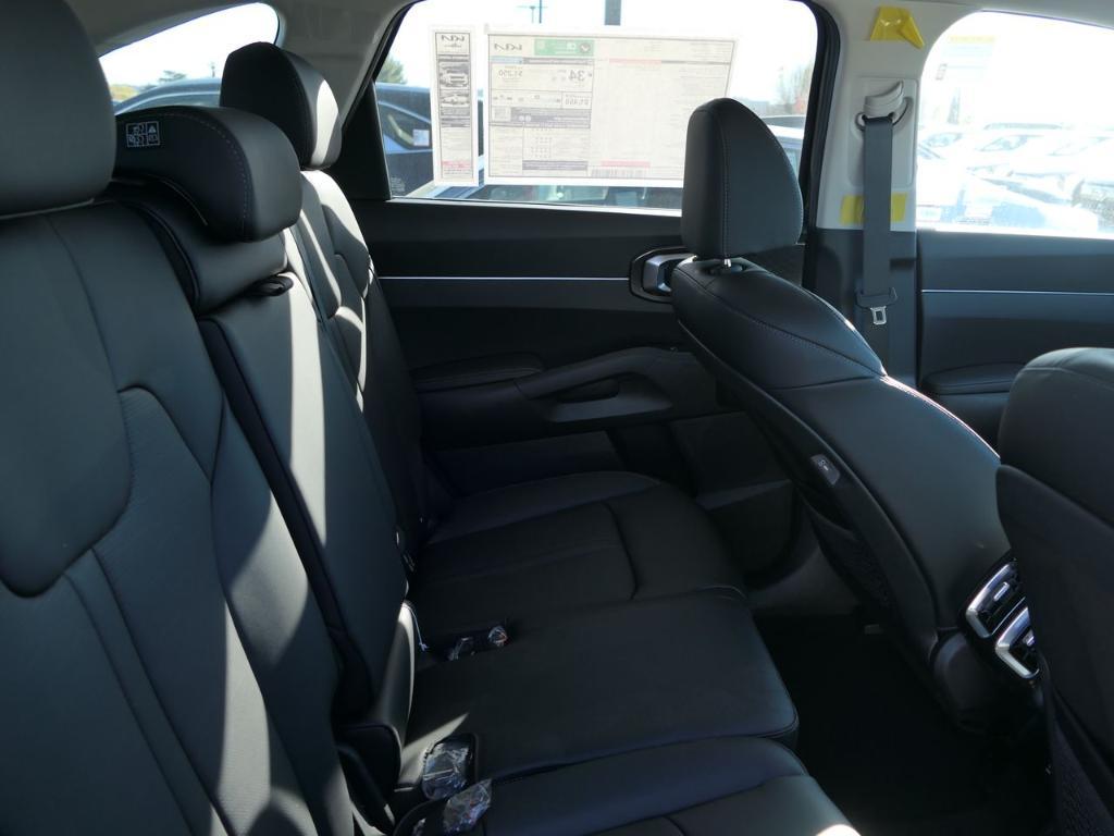 new 2026 Kia Sorento Hybrid car, priced at $42,370