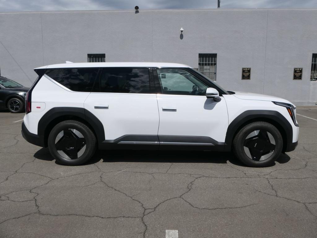 new 2026 Kia EV9 car, priced at $60,670