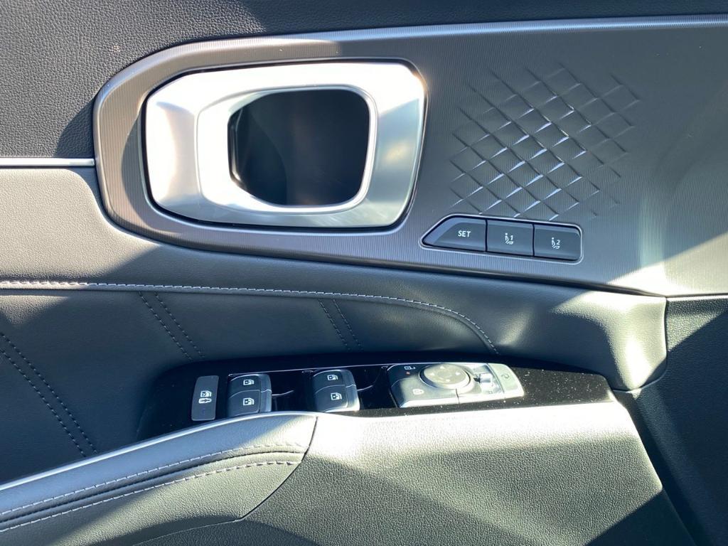 new 2026 Kia Sorento Hybrid car, priced at $48,870