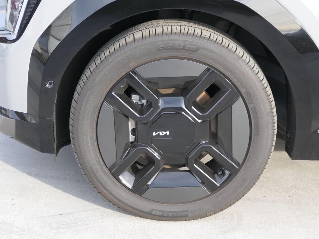 new 2026 Kia EV9 car, priced at $76,630