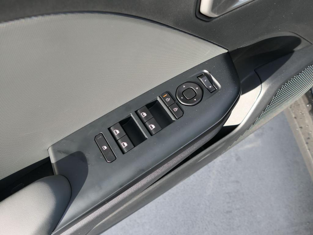 new 2025 Kia K4 car, priced at $23,185