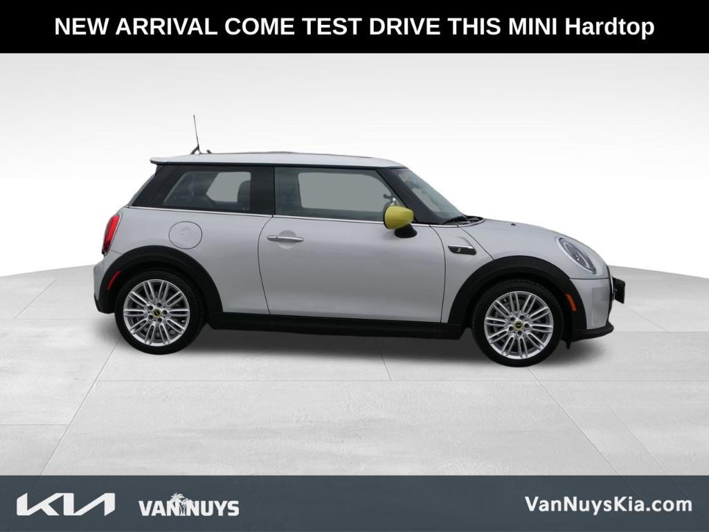 used 2023 MINI SE Hardtop car, priced at $20,000