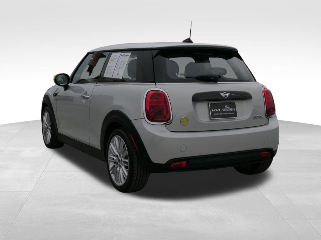 used 2023 MINI SE Hardtop car, priced at $20,000