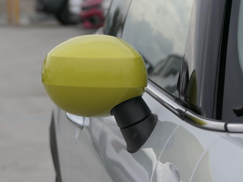 used 2023 MINI SE Hardtop car, priced at $20,000