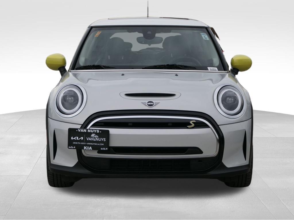 used 2023 MINI SE Hardtop car, priced at $20,000