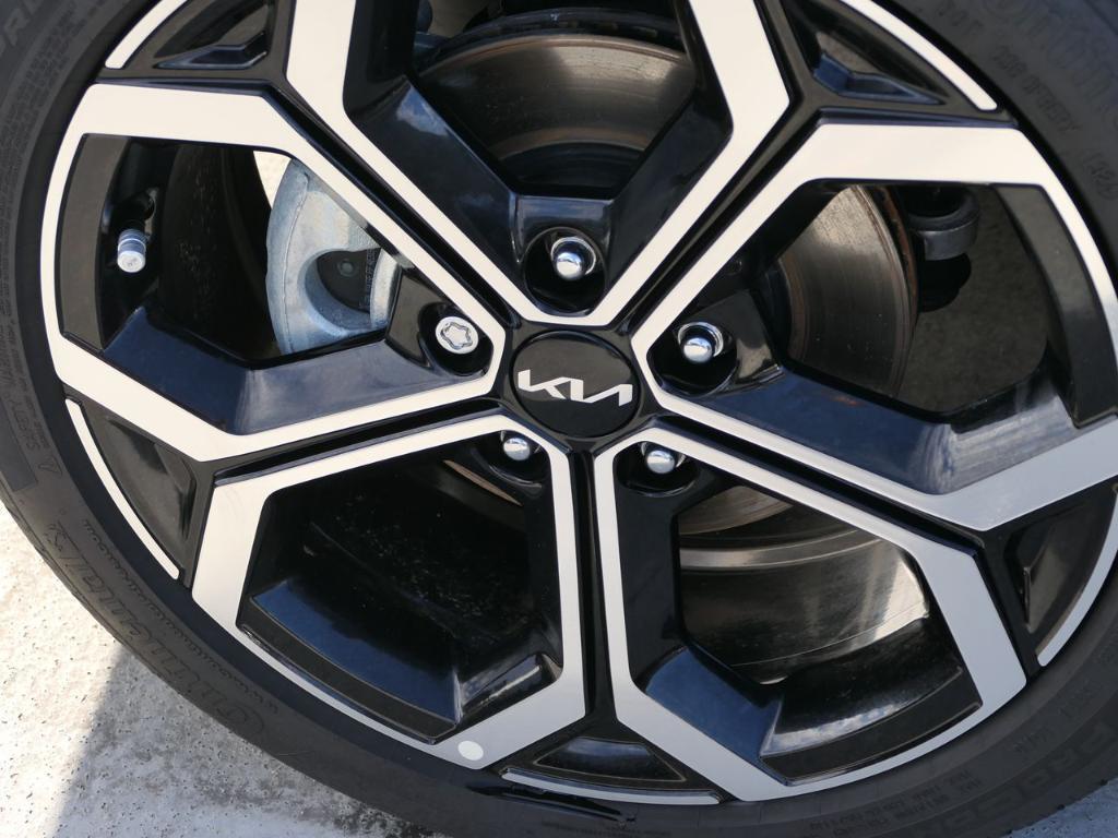 used 2025 Kia Niro car, priced at $27,500