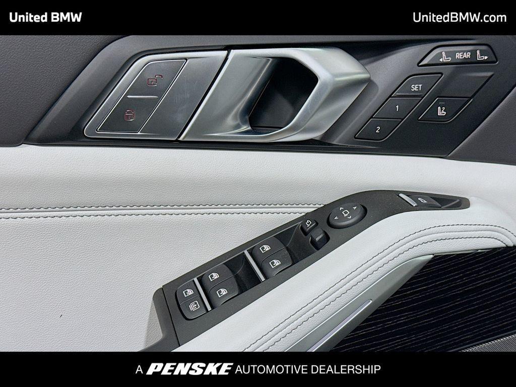 new 2026 BMW X7 car, priced at $100,810