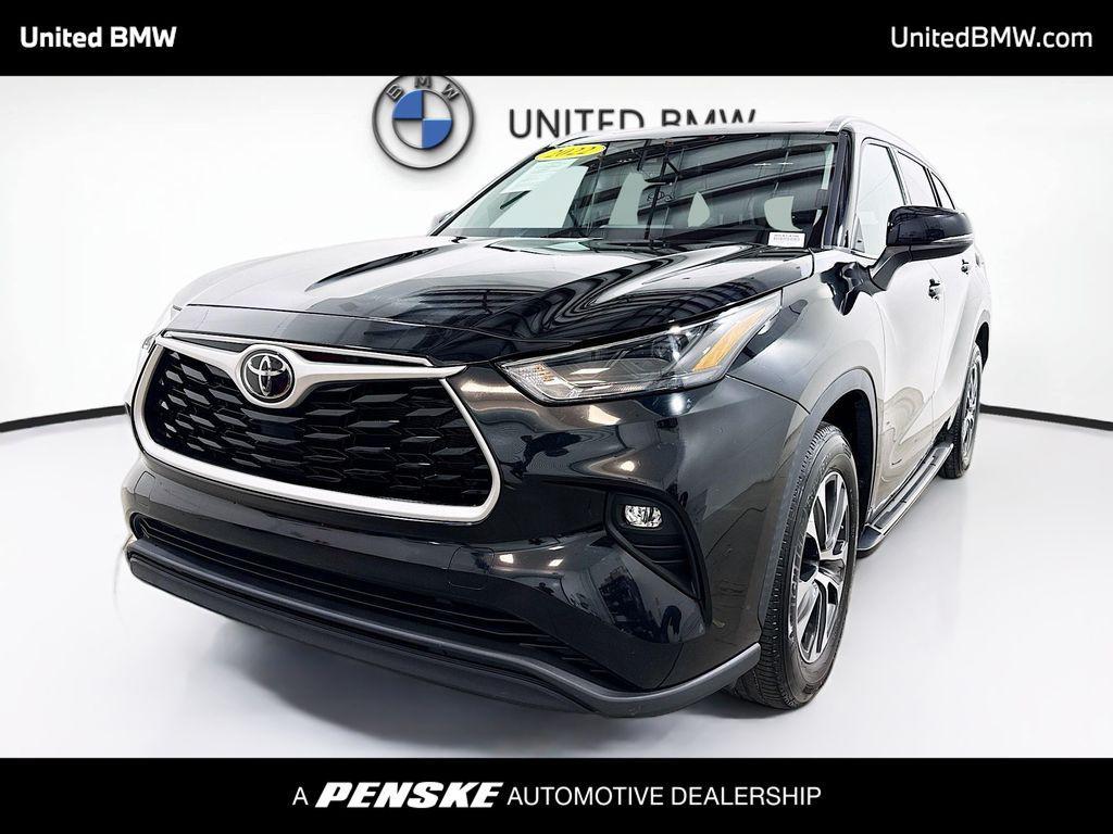 used 2022 Toyota Highlander car, priced at $26,460