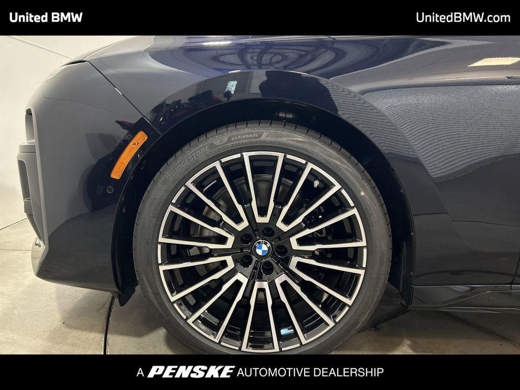 new 2025 BMW 760 car, priced at $135,635