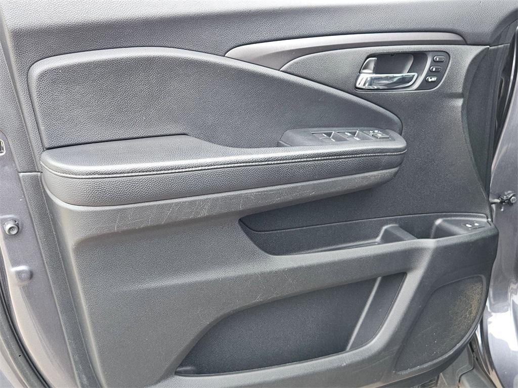 used 2022 Honda Pilot car, priced at $24,000