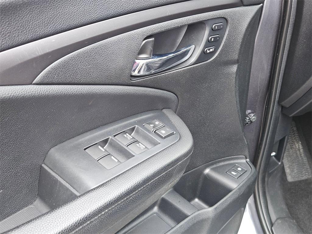 used 2022 Honda Pilot car, priced at $24,000