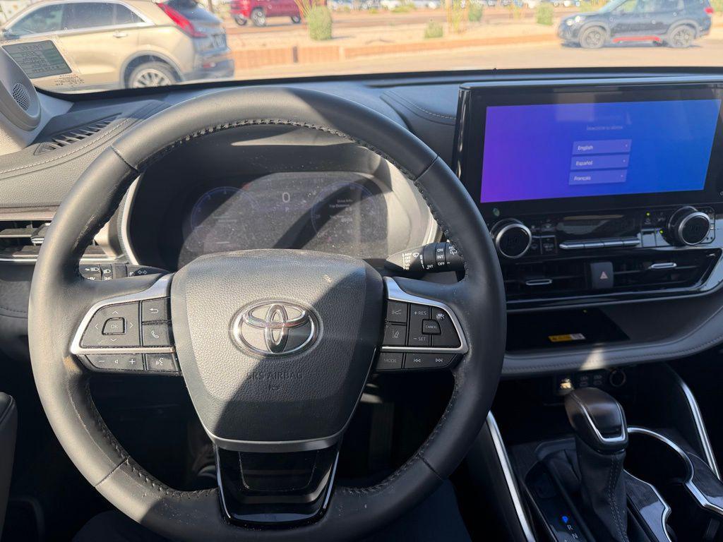 used 2024 Toyota Highlander car, priced at $36,000