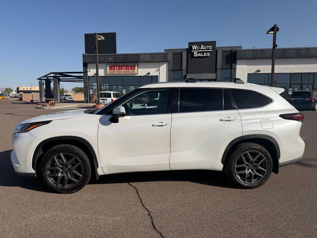 used 2024 Toyota Highlander car, priced at $36,000