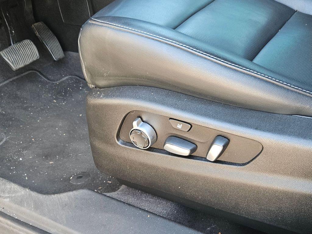 used 2020 Cadillac XT4 car, priced at $21,000