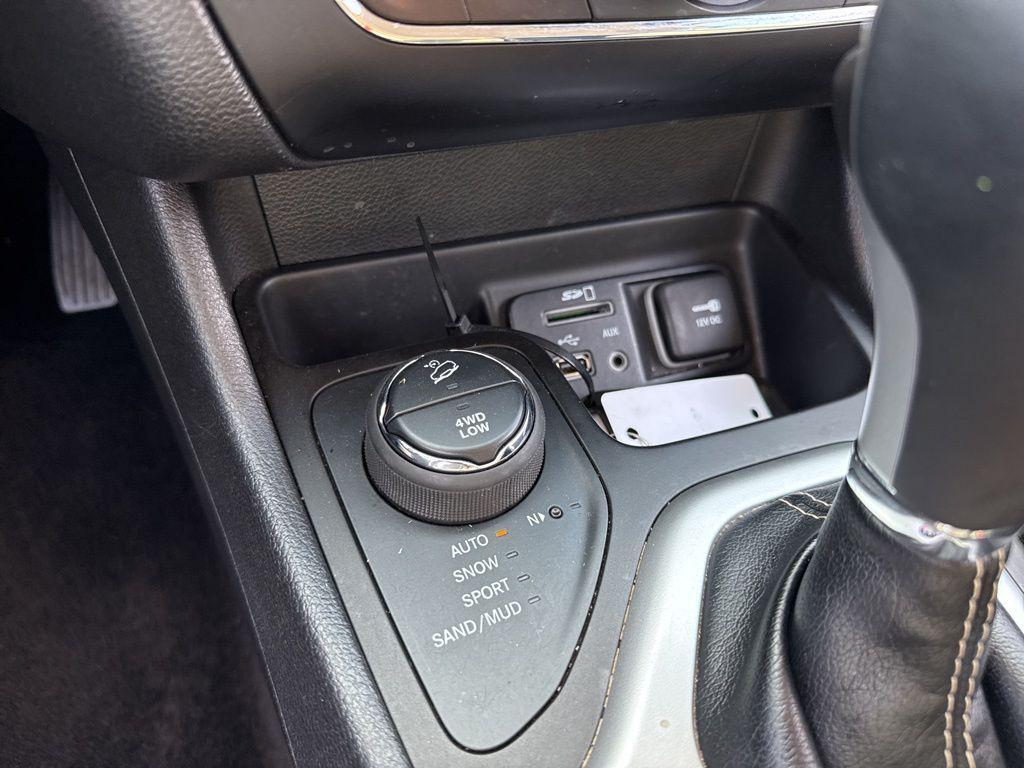 used 2018 Jeep Cherokee car, priced at $14,000