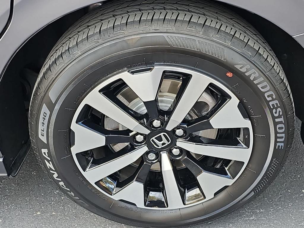 used 2025 Honda Odyssey car, priced at $38,490