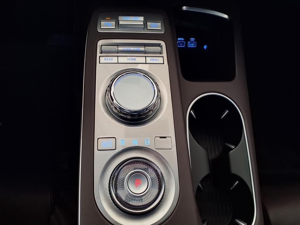 new 2025 Genesis GV70 car