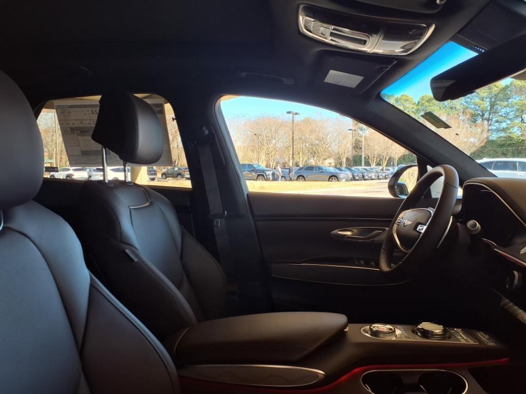 new 2025 Genesis GV70 car