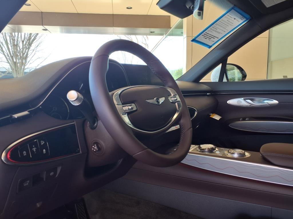 new 2025 Genesis GV70 car