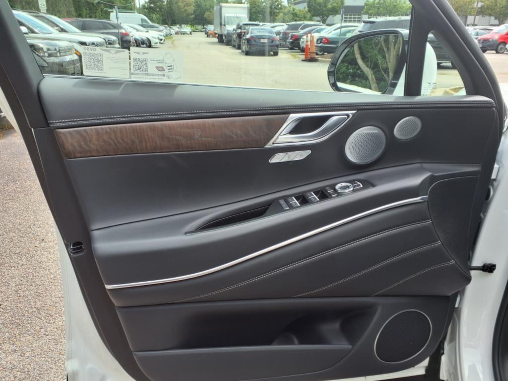 new 2025 Genesis GV80 car, priced at $70,374