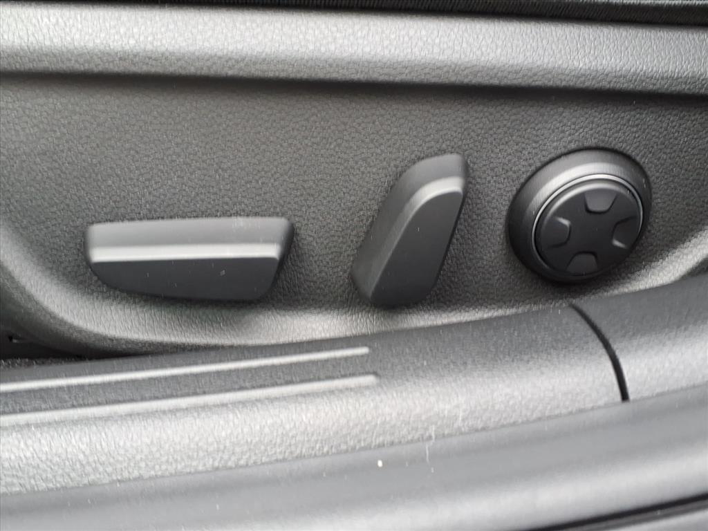 new 2026 Genesis G70 car, priced at $47,085