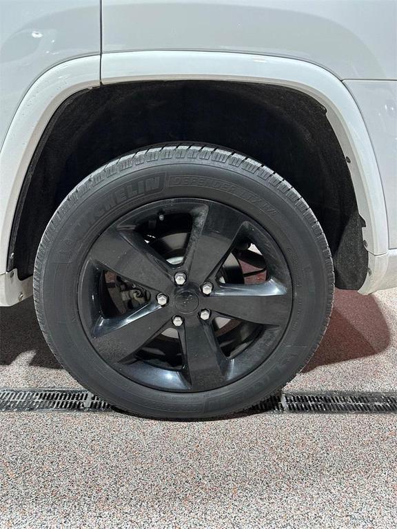 used 2015 Jeep Grand Cherokee car, priced at $11,995