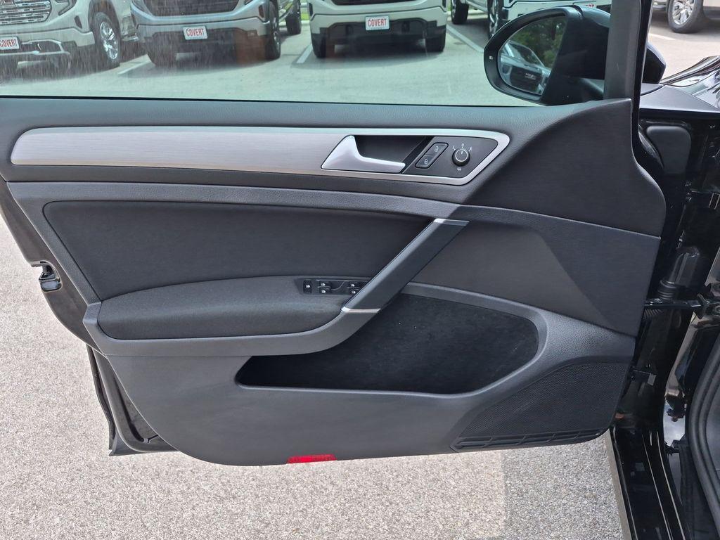 used 2016 Volkswagen Golf SportWagen car, priced at $15,536