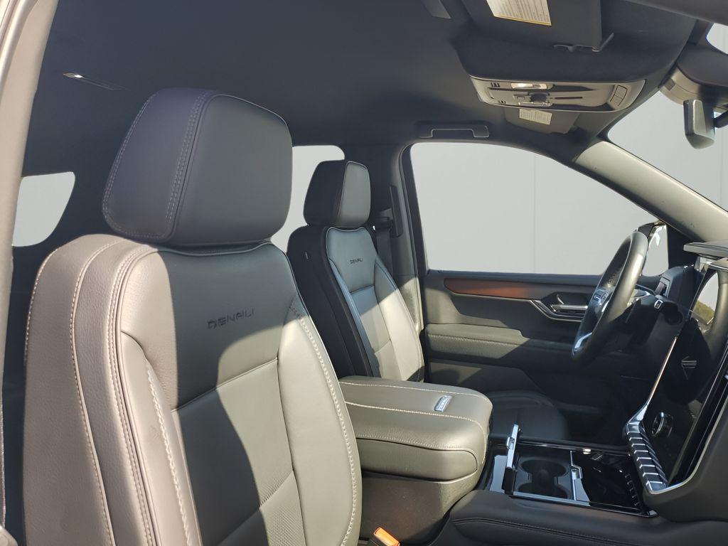 used 2025 GMC Yukon car, priced at $73,775