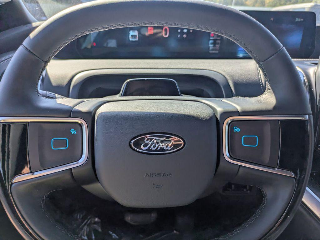 new 2025 Ford Expedition car, priced at $85,230