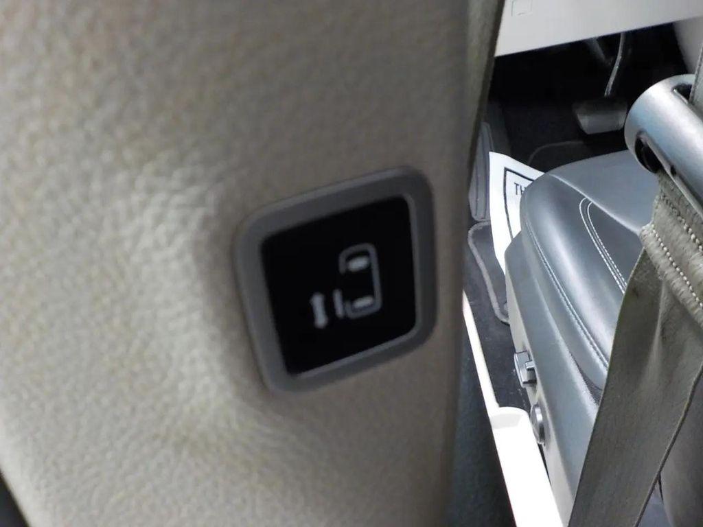 used 2024 Chrysler Pacifica car, priced at $29,999