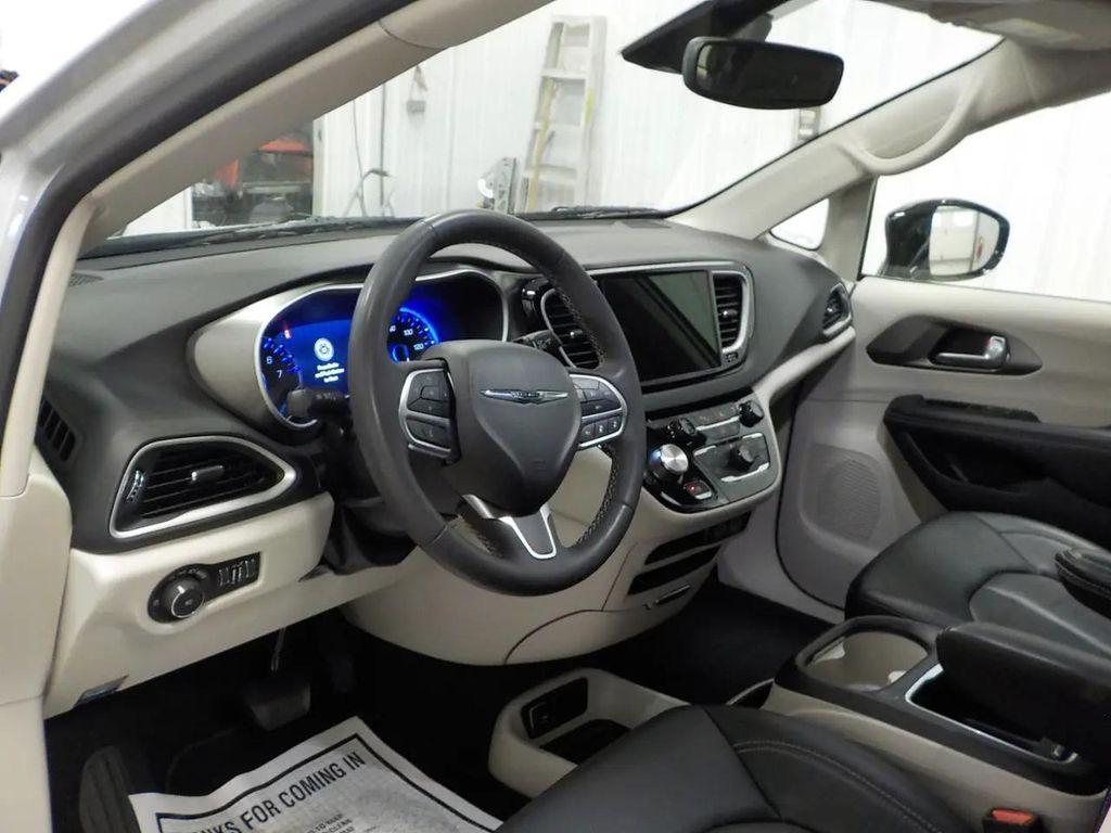 used 2024 Chrysler Pacifica car, priced at $29,999
